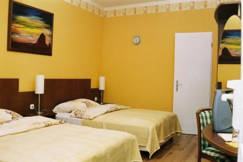 Sunset Motel Szombathely Phòng bức ảnh