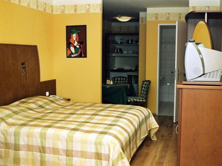 Sunset Motel Szombathely Phòng bức ảnh