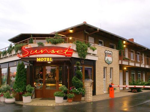 Sunset Motel Szombathely Ngoại thất bức ảnh